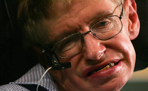 Un mensaje de Hawking se envía al espacio desde la antena de Cebreros (Ávila)