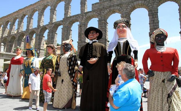 Las fiestas de Segovia se anudan el 'no' a la violencia sexista