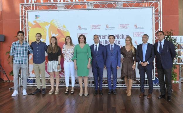 Los mejores recogen sus galardones en los Premios Podium