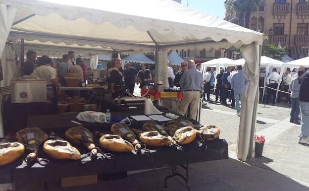 Rotundo éxito de la Feria de Artesanía y Alimentación