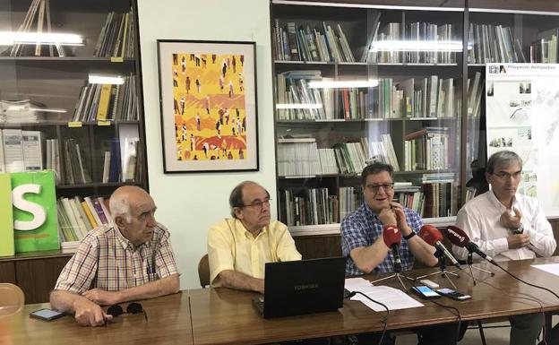 Ecologistas en acción y colectivos vecinales urgen soluciones al problema del «polvo negro»