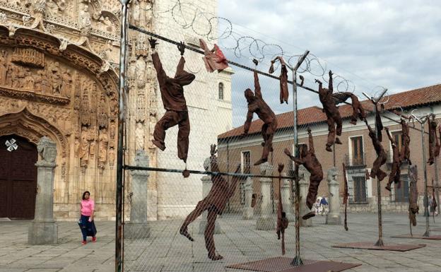 La valla instalada en San Pablo recibió cientos de mensajes sobre el drama de los refugiados