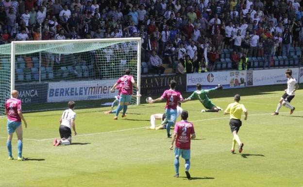 El Salmantino también tiene en quién fijarse para creer en su ascenso este domingo