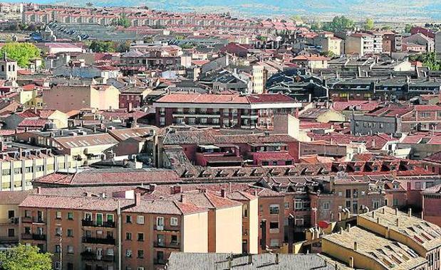 La falta de personal atasca en Segovia la revisión de edificios con más de 40 años de antigüedad