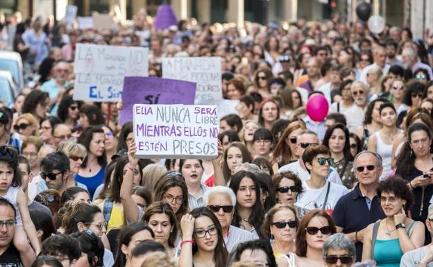 Miles de personas se rebelan en Valladolid contra «la impunidad a los machistas y violadores»