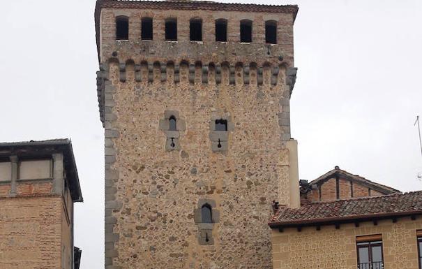 El Torreón de Lozoya se reinventa como museo con un millar de obras de arte