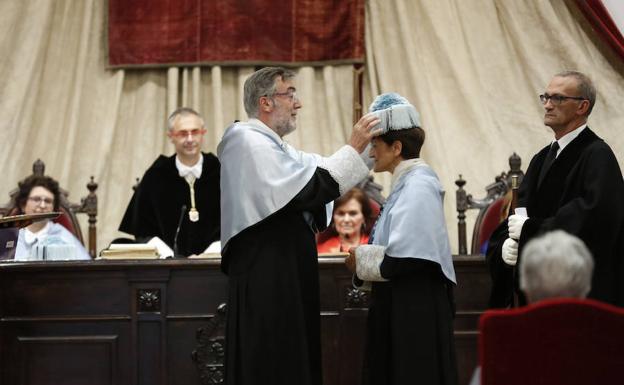 Cortina y Camps reclaman que las mujeres tengan «más visibilidad en el espacio público»