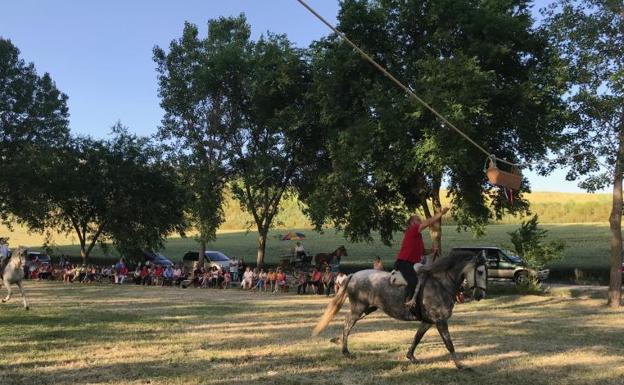 Cintas en bici y a caballo para festejar a San Pelayo