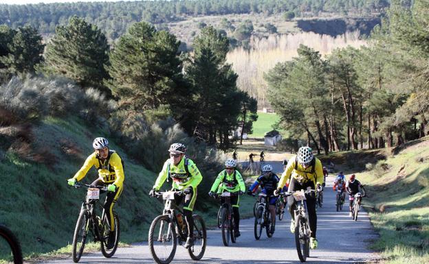 Segovia quiere turistas subidos a la bici