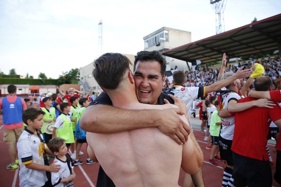 El dúo Sandoval-Tejedor, emocionado tras el ascenso de 'su' Unionistas de Salamanca