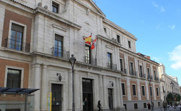 Acusado y testigos no declaran en el juicio por engañar a una anciana en Rueda