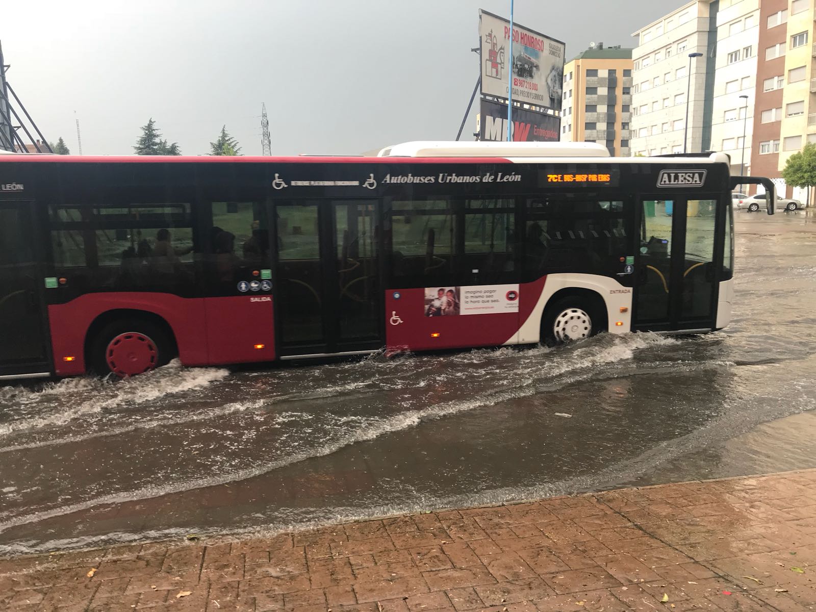 Una gran tormenta sorprende a León y a su alfoz