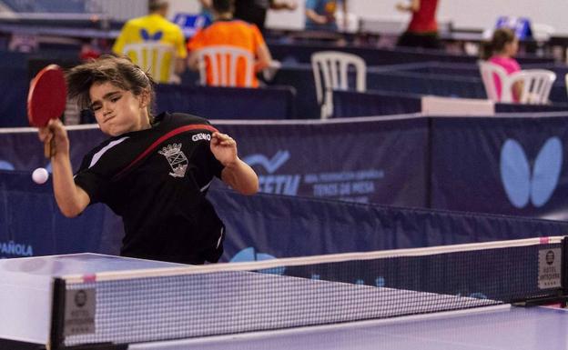 Ángela Rodríguez brilla en los nacionales de tenis de mesa