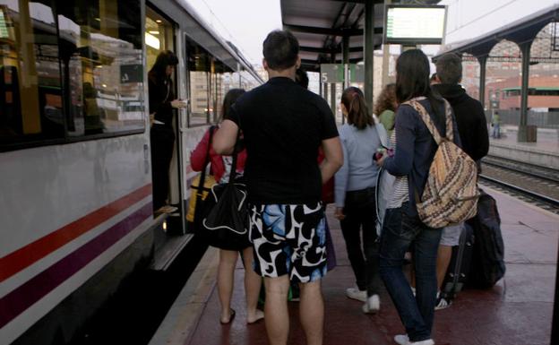 El Tren Playero que une Valladolid con Santander, en marcha el 1 de julio