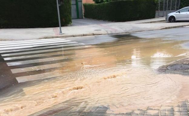 Un reventón deja sin agua a 900 clientes en Parquesol