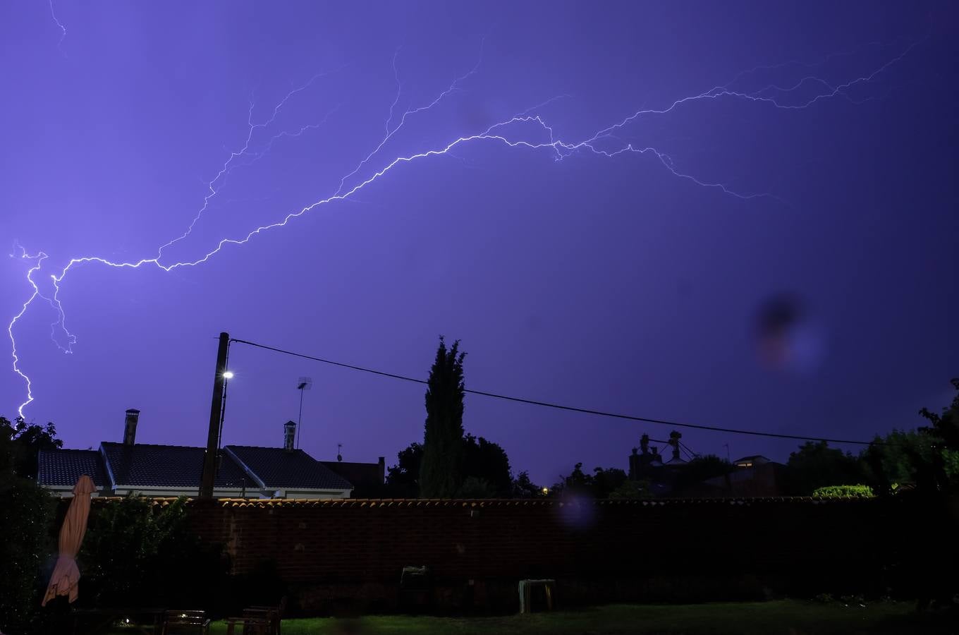 Tormenta eléctrica en Mojados