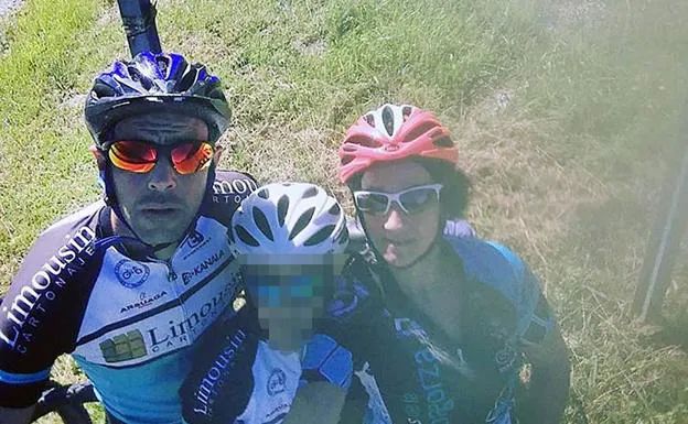 Dolor por los ciclistas fallecidos: «José Carlos y Nerea se desvivían por su hijo»