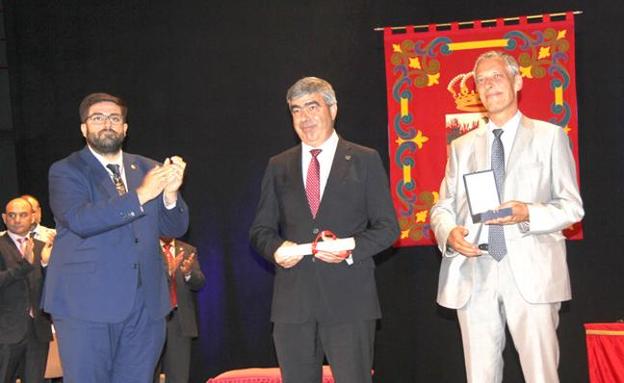 Patrick Le Garrec, recibe l medalla de Oro que la Diputación de Ávila