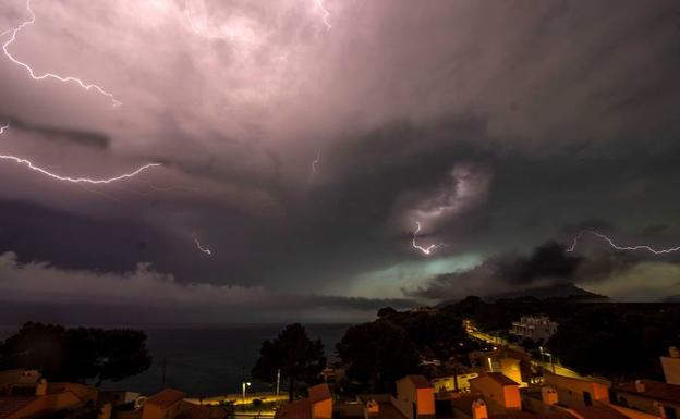 Protección Civil alerta por lluvias y tormentas a Castilla y León