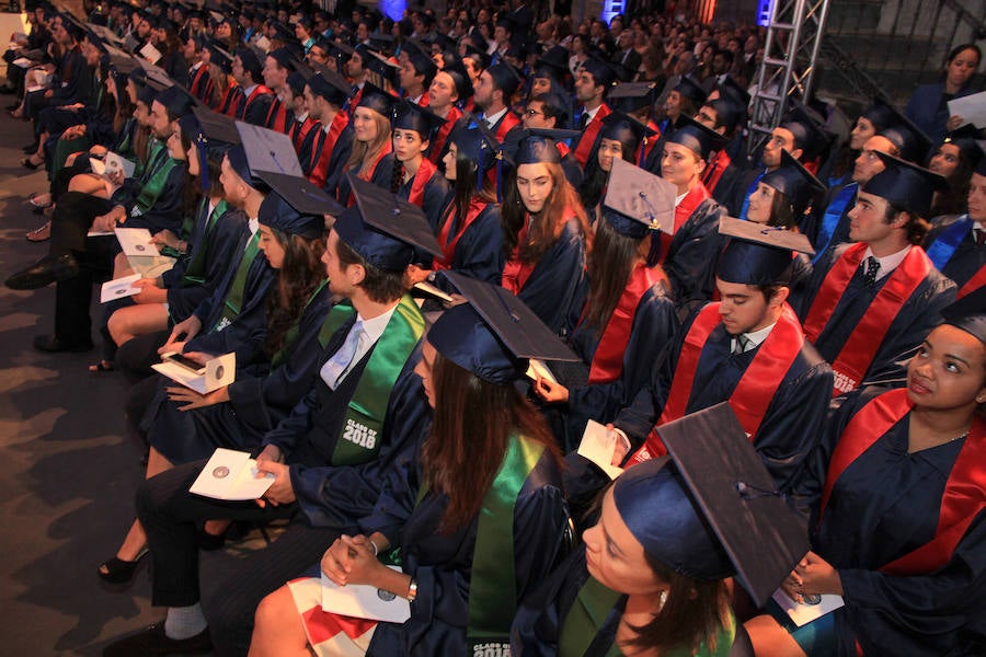 Ceremonia de graduación de Ie University