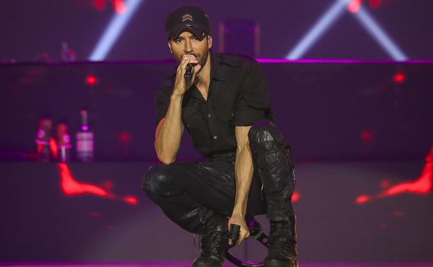 Enrique Iglesias y Anna Kournikova disfrutan con sus mellizos