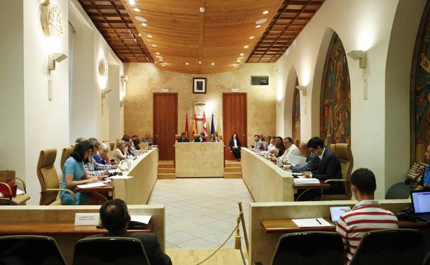 Oposición al acercamiento de los presos de ETA, rechazo a la Manada y tenso enfrentamiento entre Carbayo y Risco