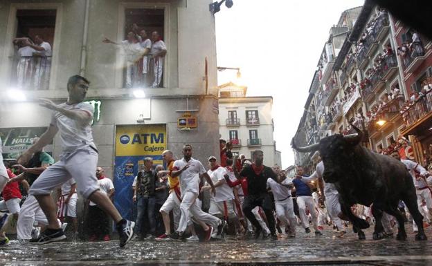 Herida con traumatismo leve una joven de Zamora durante el segundo encierro de San Fermín