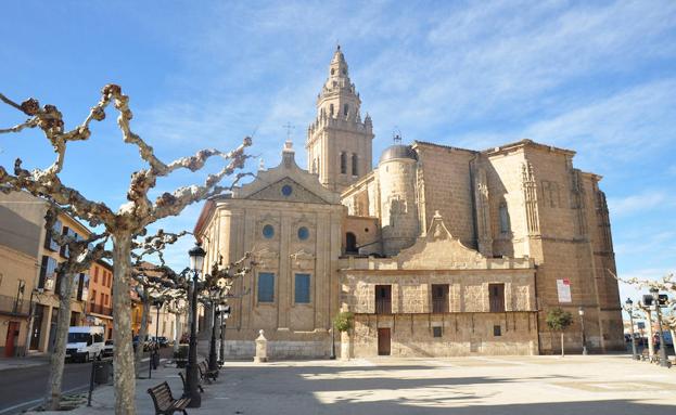 470.000 euros para restaurar la torre de la iglesia de los Santos Juanes en Nava del Rey