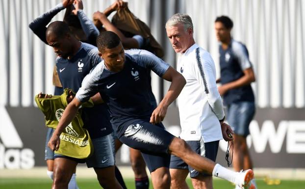 Deschamps: «Hay que afrontarlo con calma, concentración y convencimiento»