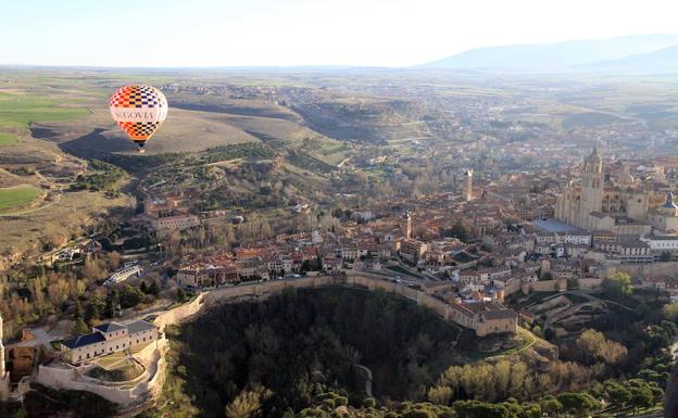 UCCL pide un «control exhaustivo» de los vuelos del festival de globos de Segovia