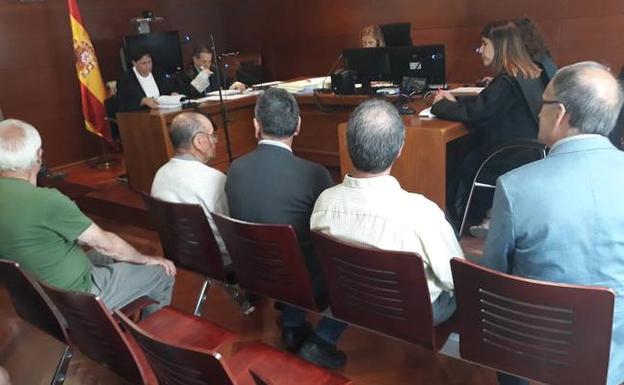 El alcalde de Fariza defiende su inocencia en el juicio por delito electoral en el que le piden seis meses de prisión