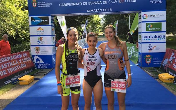 Marina Muñoz, oro en el nacional de duatlón cross en Almazán