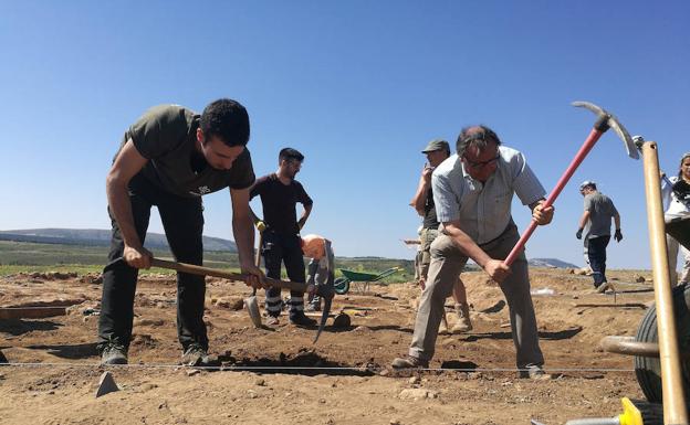 La campaña de excavaciones en Numancia datará el nivel celtibérico de la manzana XXIV