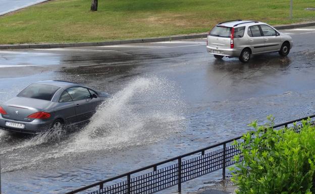 Una tormenta inesperada deja 10,2 litros por metro cuadrado en 40 minutos en Valladolid