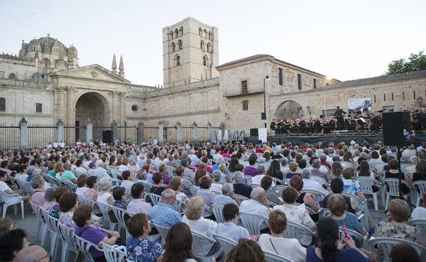 La OSCyL dedicará una gala lírica a López Cobos en el festival de ópera de Zamora