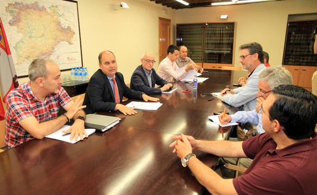 Linecar asume la línea de autobús metropolitano entre Segovia y La Granja y Valsaín