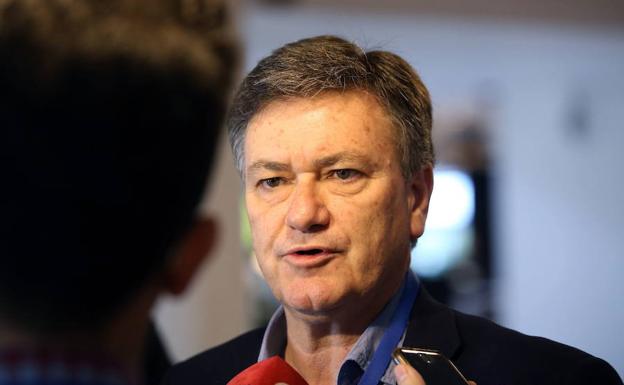 Francisco Vázquez desvela su apoyo a Soraya Sáenz de Santamaría y entra en su candidatura