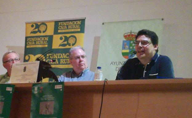 Boris Rozas recibe en Tábara el Premio León Felipe