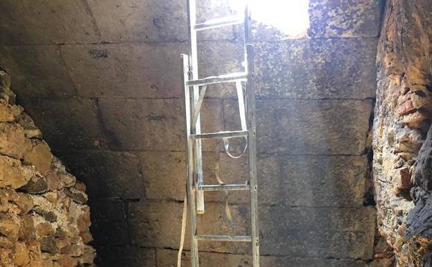 La obra de la calle San Juan pone al descubierto una bóveda de finales del siglo XVII