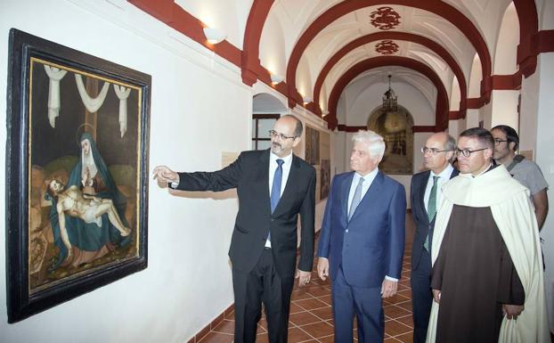 El duque de Alba conoce 'Vitor Teresa'