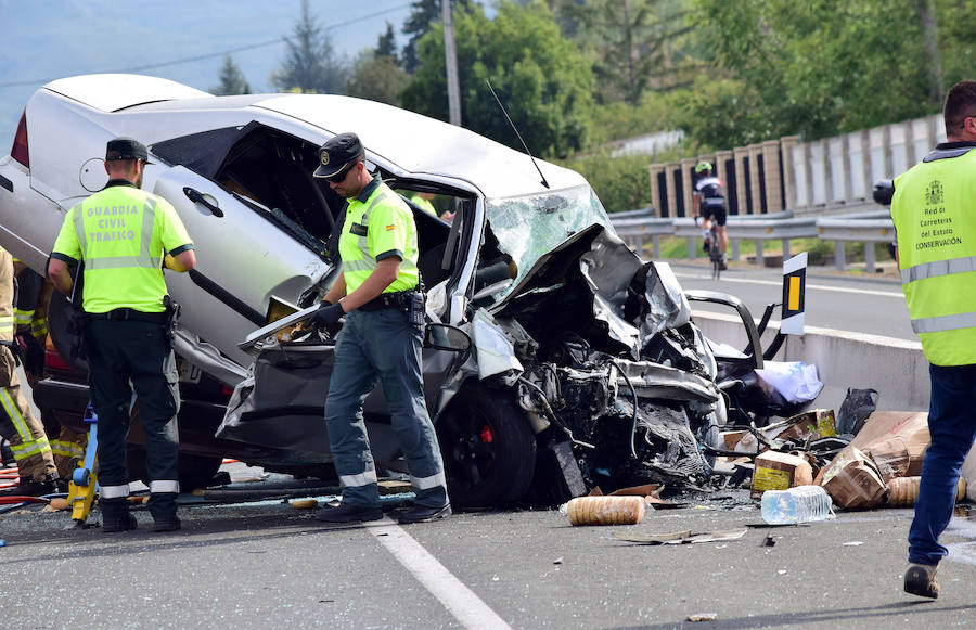 Las imágenes del accidente mortal en la N-111 en Logroño