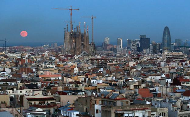El planeta rojo y la 'luna de sangre' se alían en un espectáculo celeste