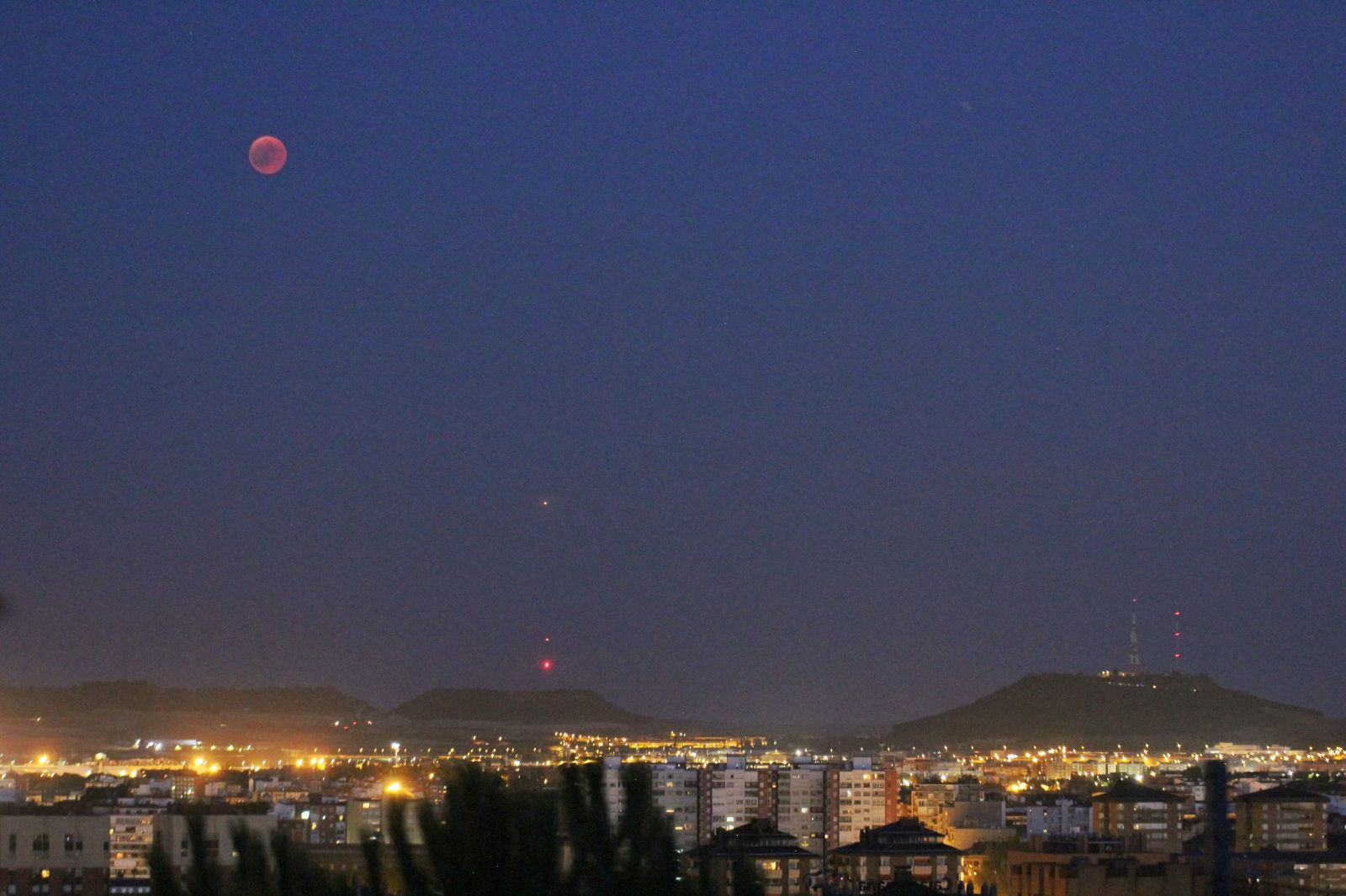 Las fotos del eclipse de luna de nuestros lectores