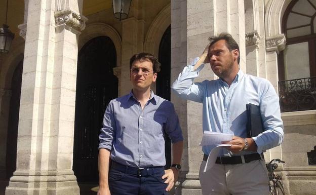 Puente calla y el PSOE dice que el PP es «imprudente» al celebrar la absolución de León de la Riva