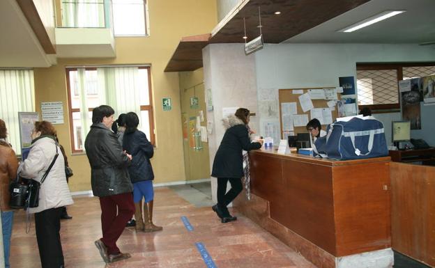 La zona de salud contará con tres facultativos de servicios mínimos durante la huelga de médicos
