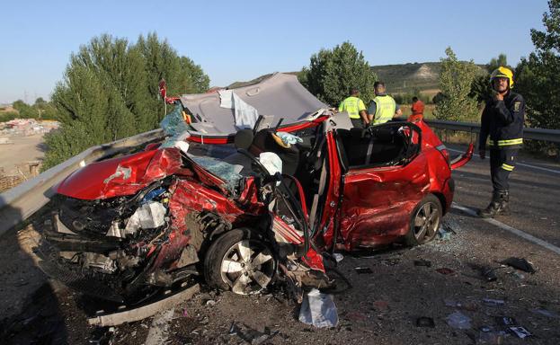 Cuatro heridos en un accidente con tres vehículos implicados en Reinoso de Cerrato