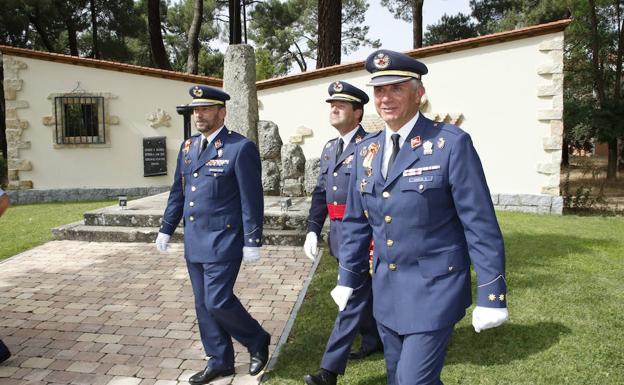 Carlos María Bernardo apuesta por la «educación en valores» del Ejército del Aire en su toma de posesión