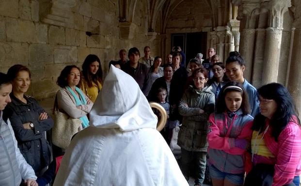 El centro Rom de Aguilar realizará una ruta basada en piedra, agua y madera