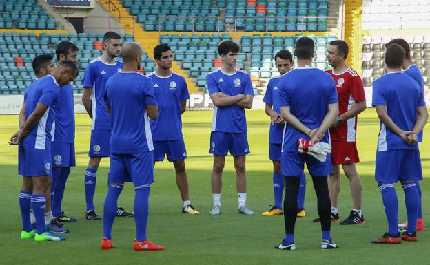 Primera prueba en tierras charras para el CF Salmantino UDS ante el San Agustín de Guadalix