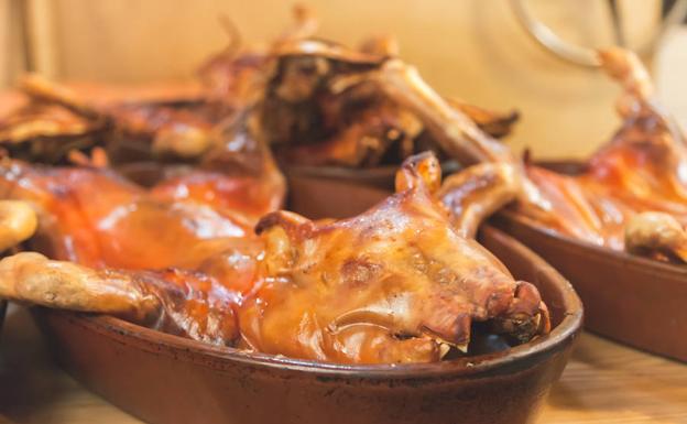 Más de veinte países se pirran por el cochinillo segoviano